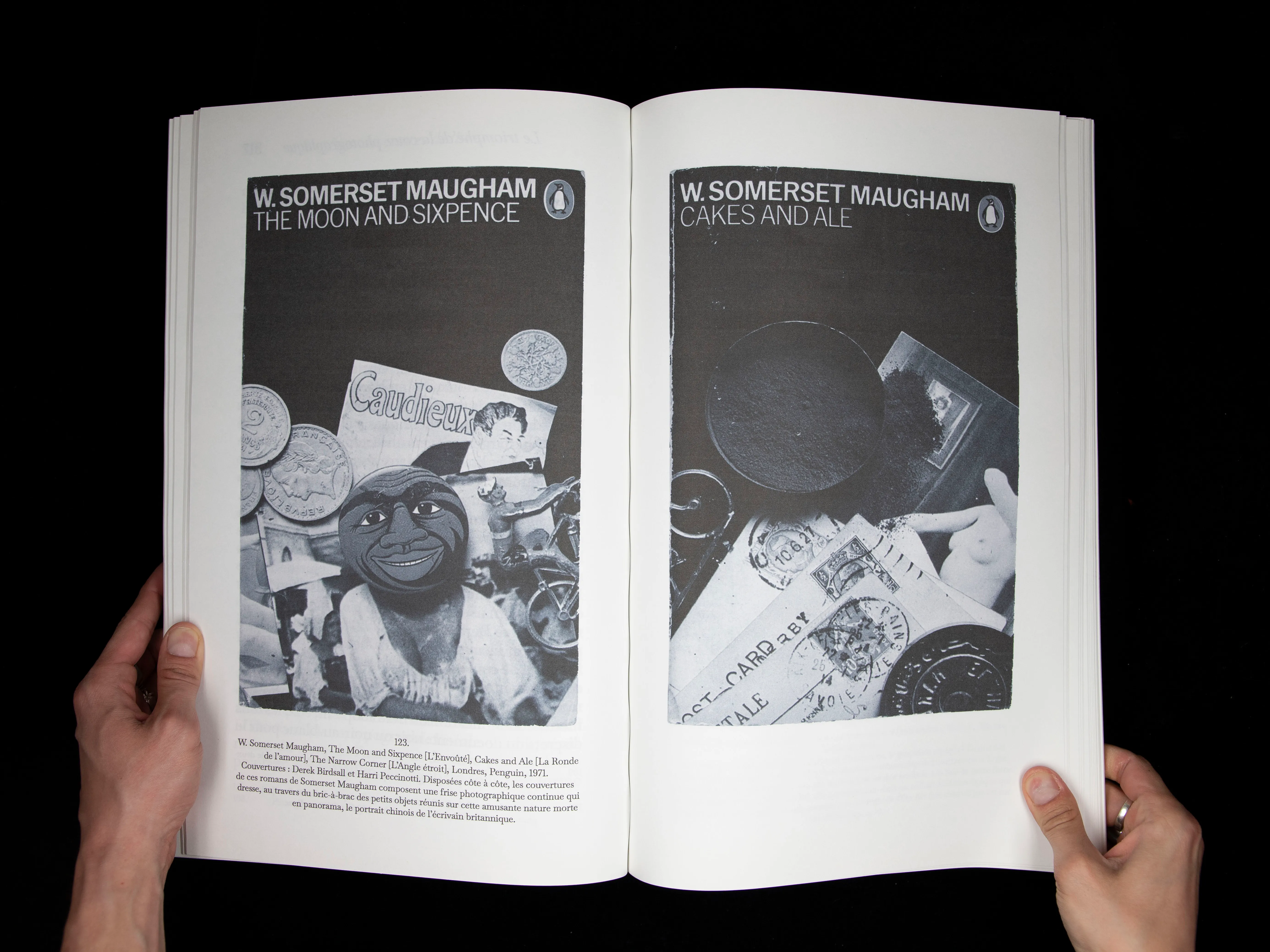 Deux couvertures de romans de Somerset Maugham reproduites sur une double page.