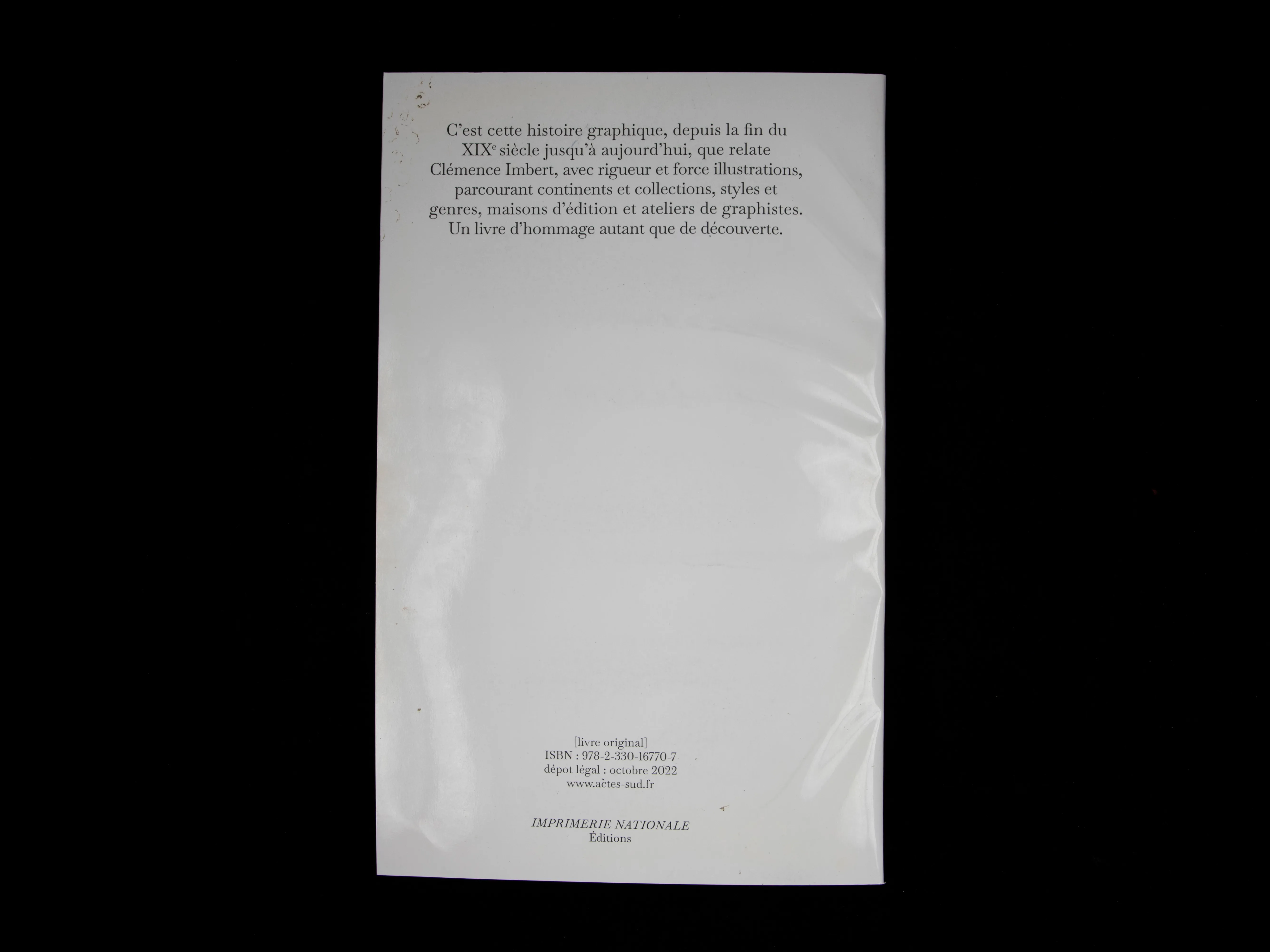 Quatrième de couverture blanche avec texte de présentation et mentions éditoriales.